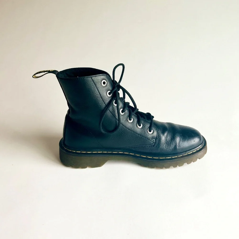 Men’s Dr. Martens Luana Black Leather Combat Boots size 9. - Picture 2 of 14